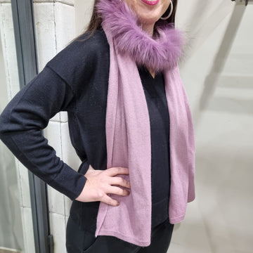 Estola de pelo natural malva de Attraversiamo.