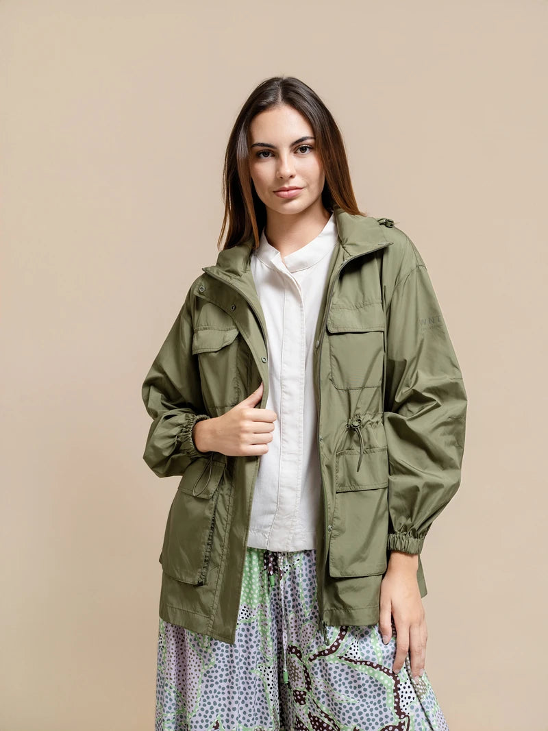 GABARDINA CORTA VERDE WNT
