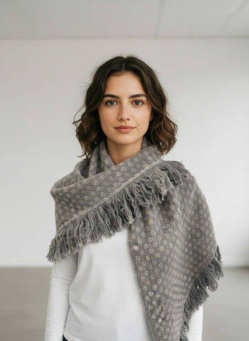 Poncho WNT Manta Flecos Gris